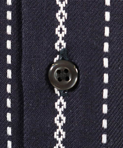 Jih Nunc(ジーヌンク)の「ms3828-インディゴ硫化染めドビーシャツ(シャツ/ブラウス・メンズ・ブラック/ネイビー・S/M/L)」の9枚目の写真