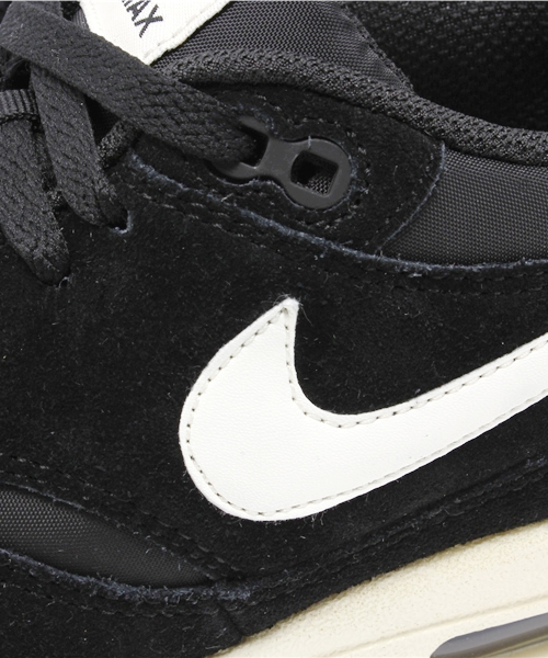 And A（アンドエー）の「NIKE AIR MAX 1 ESSENTIAL（スニーカー・メンズ・ブラック/ネイビー/レッド・28.0cm/27.0cm/26.0cm）」の10枚目の写真
