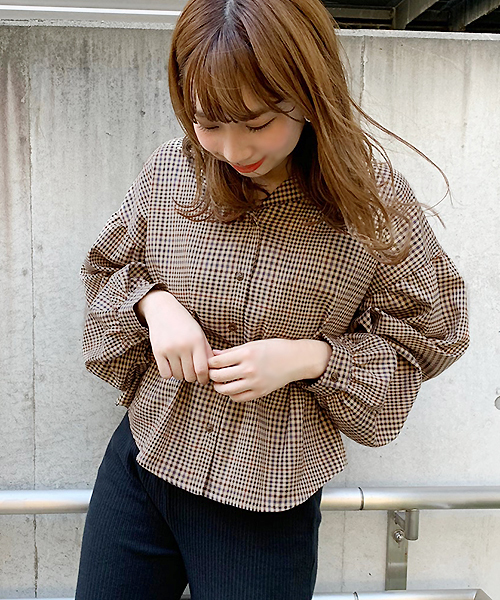 apres jour（アプレジュール）の「チェック袖ボリュームブラウス【ZOZOTOWN限定アイテム】（シャツ/ブラウス・レディース・ダークブラウン/ベージュ/カーキ・フリー）」の5枚目の写真