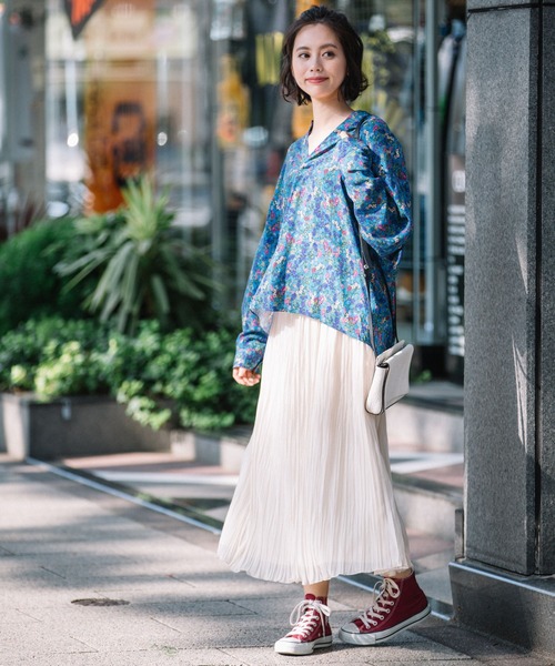 Munich（ミューニック）の「フラワープリントキーネックブラウス（シャツ/ブラウス・レディース・ブラック/ブルー/キナリ・FREE）」の7枚目の写真