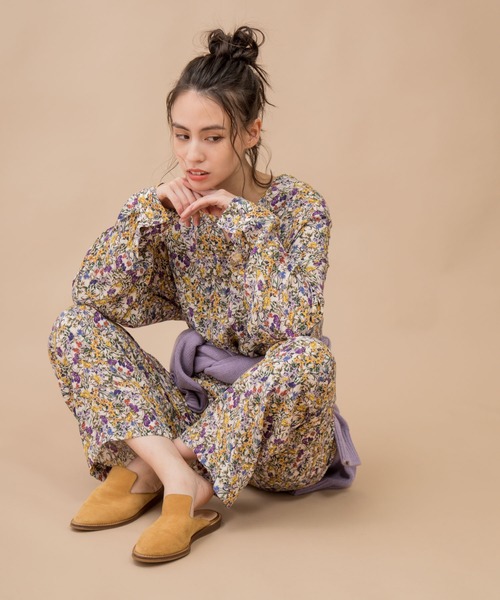 Munich（ミューニック）の「フラワープリントキーネックブラウス（シャツ/ブラウス・レディース・ブラック/ブルー/キナリ・FREE）」の19枚目の写真