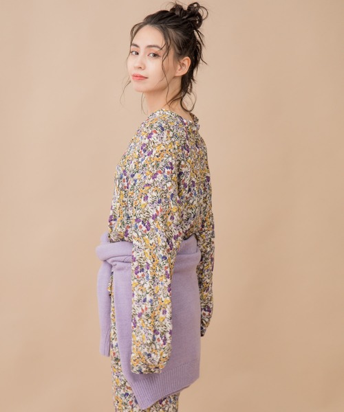 Munich（ミューニック）の「フラワープリントキーネックブラウス（シャツ/ブラウス・レディース・ブラック/ブルー/キナリ・FREE）」の11枚目の写真