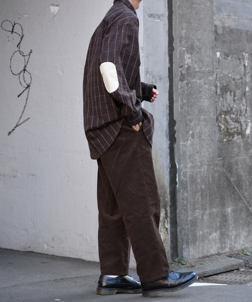 kutir（クティール）の「エルボーパッチルーズシャツ（シャツ/ブラウス・メンズ・ダークブラウン/ブラウン・LARGE/MEDIUM）」の4枚目の写真