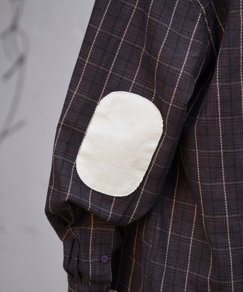 kutir（クティール）の「エルボーパッチルーズシャツ（シャツ/ブラウス・メンズ・ダークブラウン/ブラウン・LARGE/MEDIUM）」の9枚目の写真