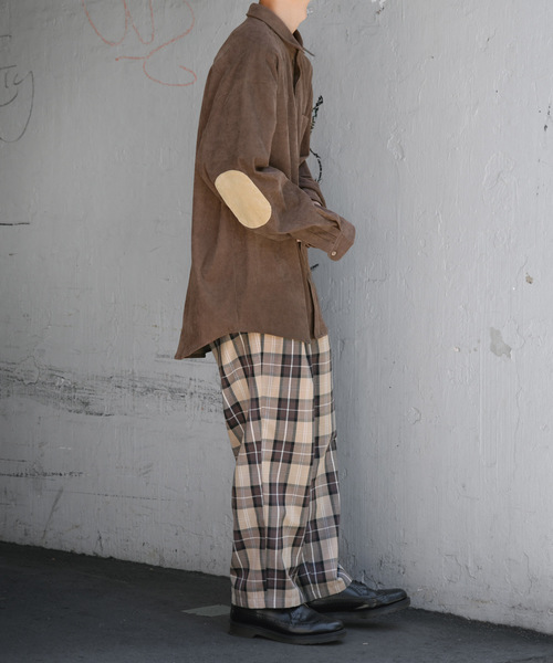 kutir（クティール）の「エルボーパッチルーズシャツ（シャツ/ブラウス・メンズ・ダークブラウン/ブラウン・LARGE/MEDIUM）」の18枚目の写真