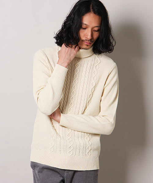 MEN'S MELROSE(メンズメルローズ)の「【成宮寛貴さん着用smart12月号】smart×MASTER FRAME カシミヤタッチ タートルセーター(ニット/セーター・メンズ・オフホワイト/ターコイズブルー/ネイビー/キャメル・X-LARGE/LARGE/MEDIUM)」の1枚目の写真