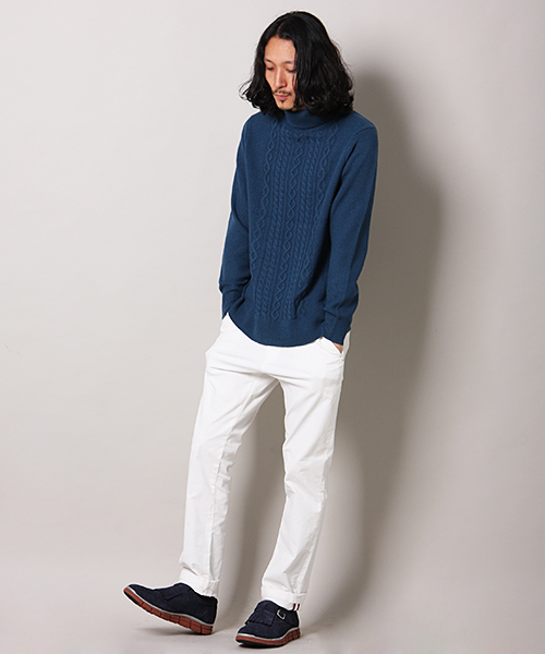 MEN'S MELROSE(メンズメルローズ)の「【成宮寛貴さん着用smart12月号】smart×MASTER FRAME カシミヤタッチ タートルセーター(ニット/セーター・メンズ・オフホワイト/ターコイズブルー/ネイビー/キャメル・X-LARGE/LARGE/MEDIUM)」の6枚目の写真