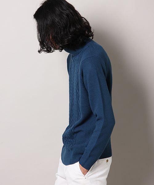 MEN'S MELROSE(メンズメルローズ)の「【成宮寛貴さん着用smart12月号】smart×MASTER FRAME カシミヤタッチ タートルセーター(ニット/セーター・メンズ・オフホワイト/ターコイズブルー/ネイビー/キャメル・X-LARGE/LARGE/MEDIUM)」の7枚目の写真