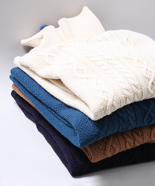 MEN'S MELROSE(メンズメルローズ)の「【成宮寛貴さん着用smart12月号】smart×MASTER FRAME カシミヤタッチ タートルセーター(ニット/セーター・メンズ・オフホワイト/ターコイズブルー/ネイビー/キャメル・X-LARGE/LARGE/MEDIUM)」の11枚目の写真