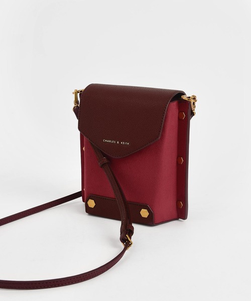 CHARLES & KEITH(チャールズ & キース)の「スタッズド テクスチャードバッグ / Studded Textured Bag(ショルダーバッグ・レディース・ブラック/イエロー/ローズ・S)」の16枚目の写真