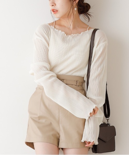 Chico（チコ）の「プリーツメローシアーブラウス(キャミ付き）（シャツ/ブラウス・レディース・ブラック/ベージュ/ブラウン/ピンク/アイボリー・FREE）」の2枚目の写真