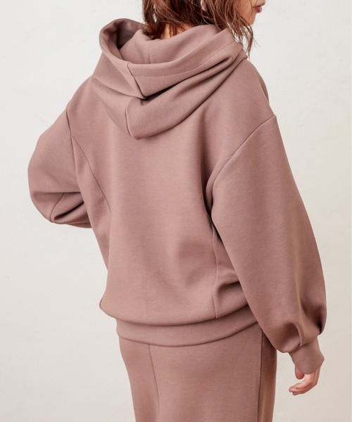 natural couture(ナチュラルクチュール)の「ふわもちラテパーカー(パーカー・レディース・ベージュ/ブラウン/ピンクベージュ/グレイッシュベージュ/アイボリー・FREE)」の13枚目の写真