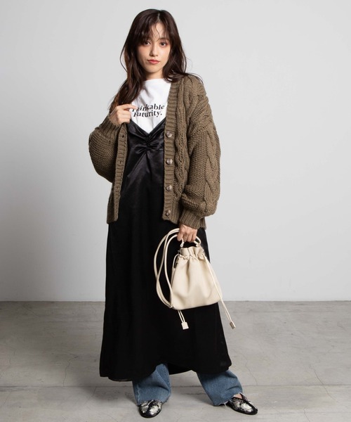 WEGO（ウィゴー）の「WEGO/ボリューム袖ケーブルミドルカーディガン（カーディガン/ボレロ・レディース・ブラウン/オリーブ/ブルー/ライトベージュ/ホワイト/ライトピンク・FREE）」の7枚目の写真