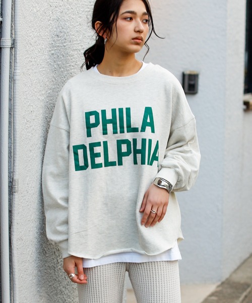 Auntie Rosa Holiday(アンティローザホリデー)の「ビッグロゴスウェット(スウェット・レディース・チャコールグレー/グレー/ナチュラル/ライトグレー・FREE)」の1枚目の写真