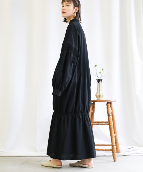 select MOCA(セレクトモカ)の「2021 SS ボリュームスリーブシャーリングワンピース(ワンピース・レディース・ライトベージュ/ターメリック/ブラック・FREE)」の5枚目の写真