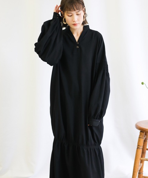 select MOCA(セレクトモカ)の「2021 SS ボリュームスリーブシャーリングワンピース(ワンピース・レディース・ライトベージュ/ターメリック/ブラック・FREE)」の11枚目の写真