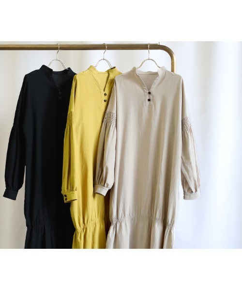 select MOCA(セレクトモカ)の「2021 SS ボリュームスリーブシャーリングワンピース(ワンピース・レディース・ライトベージュ/ターメリック/ブラック・FREE)」の12枚目の写真