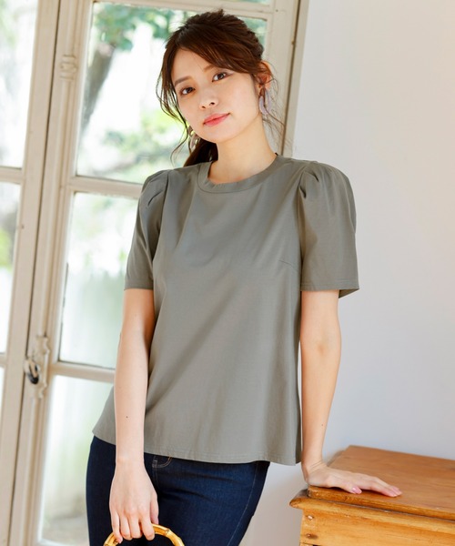 Tiaclasse（ティアクラッセ）の「幅広く活躍が期待できるパフ袖カットソートップス（Tシャツ/カットソー・レディース・ブラック/グレー/ブルー/ホワイト×ブラック/オフホワイト・L/M）」の4枚目の写真
