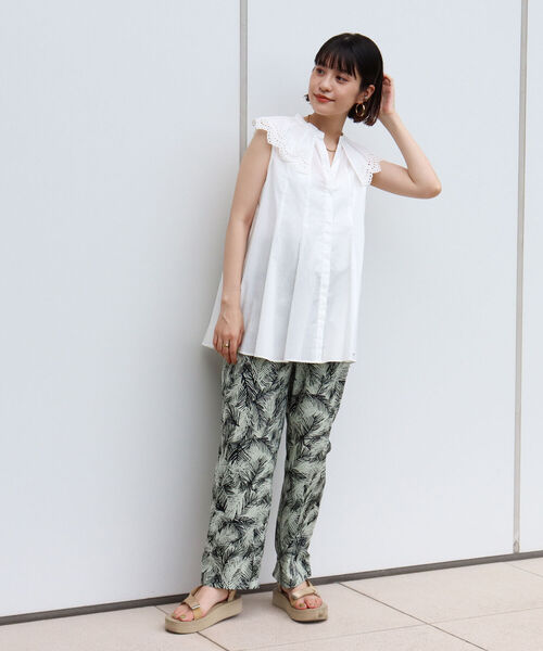 NOLLEY’S(ノーリーズ)の「ローン衿刺繍ノースリーブブラウス(シャツ/ブラウス・レディース・ホワイト/ブラック・38)」の4枚目の写真