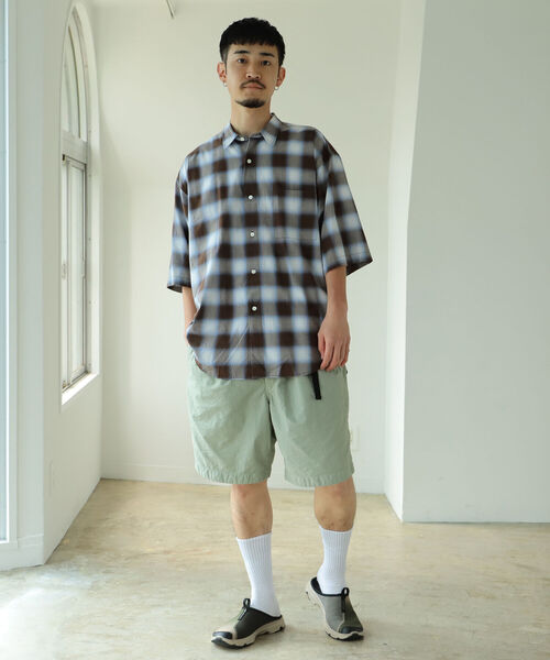 BEAMS（ビームス）の「BEAMS / オンブレチェック イージー ショートスリーブ シャツ（シャツ/ブラウス・メンズ・ブラック/ブラウン・SMALL/MEDIUM/LARGE/X-LARGE）」の6枚目の写真
