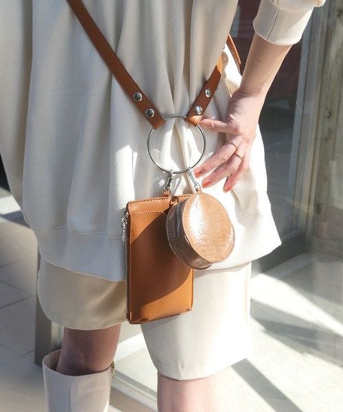 CORNERS(コーナーズ)の「リングハンドルショルダーバック(ショルダーバッグ・レディース・パイソン/オレンジ/ブラック/ダークオレンジ/アイボリー/ダークブラック/ブラック系その他・FREE)」の6枚目の写真