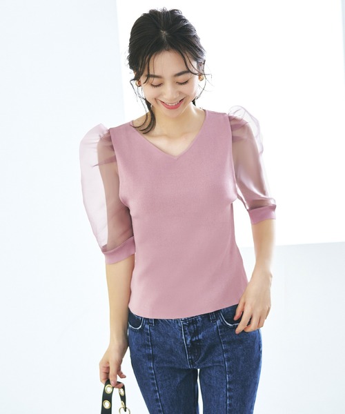 RUIRUE BOUTIQUE(ルイルエブティック)の「洗える | シースルースリーブサマーニット | Vネック トップス 半袖 パフスリーブ ボリュームスリーブ シアー オーガンジー(Tシャツ/カットソー・レディース・ブラック/オフホワイト/ピンク・S/M/L)」の3枚目の写真