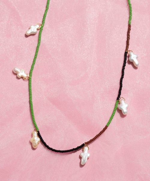 MAISON SPECIAL（メゾンスペシャル）の「Cross Pearl Beads Necklace /クロスパールビーズネックレス【MAISON SPECIAL/メゾンスペシャル】（ネックレス・レディース・ブルー/グリーン・FREE）」の4枚目の写真