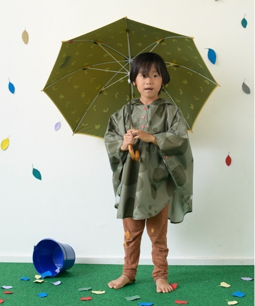 392 plusm（サンキューニプリュスエム）の「kids rain poncho_maru (cb) - 641959（レインコート/ポンチョ・キッズ・ブラック/ブラウン/カーキ・S/M）」の9枚目の写真