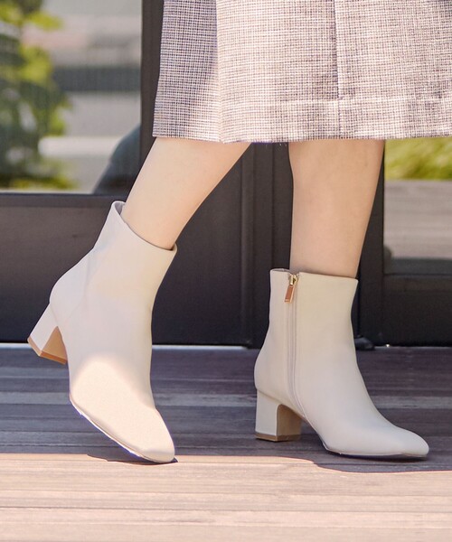J.PRESS(ジェイプレス)の「【WEB限定カラーあり】ショートブーツ(ブーツ・レディース・アイボリー系/ダークブラウン系/ブラック系・24.5/23.5)」の3枚目の写真