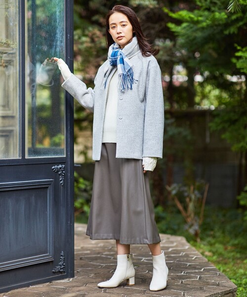 J.PRESS(ジェイプレス)の「【WEB限定カラーあり】ショートブーツ(ブーツ・レディース・アイボリー系/ダークブラウン系/ブラック系・24.5/23.5)」の5枚目の写真