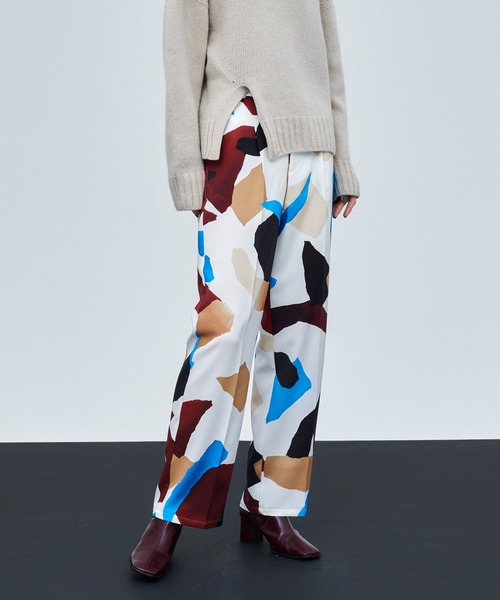 UNITED TOKYO（ユナイテッドトウキョウ）の「ブラッシュマークスプリントパンツ（スラックス・レディース・アイボリー/ブラック・2/1）」の19枚目の写真