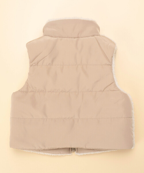 COMME CA ISM（コムサイズム）の「リバーシブル　中わた　ボアベスト(80・90サイズ)（ダウンベスト・キッズ・ベージュ/キャメル・80ｃｍ/90cm）」の3枚目の写真