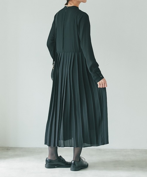 deux amour（ドゥーザムール）の「プリーツ長袖ワンピース（ワンピース・レディース・ブラック/グレー/レッド・MEDIUM）」の7枚目の写真