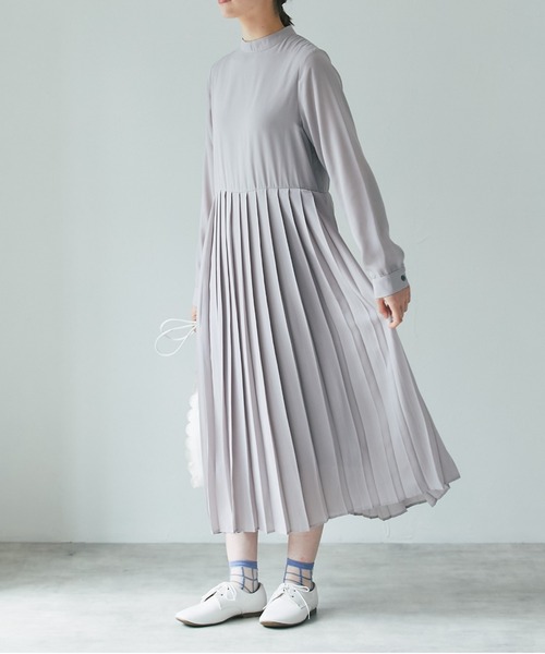 deux amour（ドゥーザムール）の「プリーツ長袖ワンピース（ワンピース・レディース・ブラック/グレー/レッド・MEDIUM）」の12枚目の写真