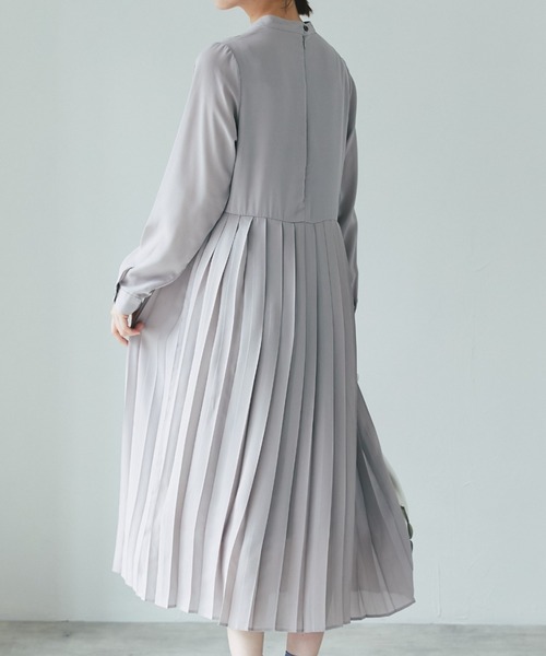 deux amour（ドゥーザムール）の「プリーツ長袖ワンピース（ワンピース・レディース・ブラック/グレー/レッド・MEDIUM）」の14枚目の写真