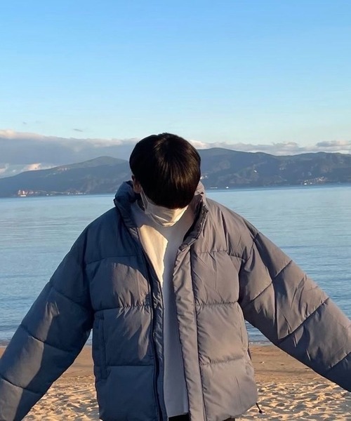 ８(eight)（エイト）の「中綿スタンドブルゾン（ダウンジャケット/コート・メンズ・ブラック/グレー/オフホワイト/ブルー・MEDIUM/LARGE/X-LARGE）」の4枚目の写真