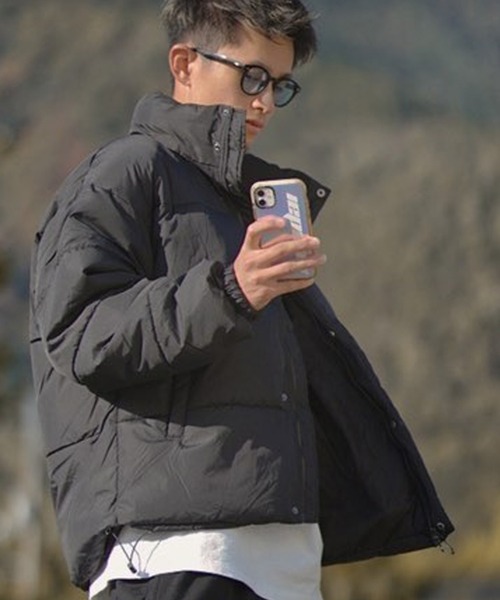 ８(eight)（エイト）の「中綿スタンドブルゾン（ダウンジャケット/コート・メンズ・ブラック/グレー/オフホワイト/ブルー・MEDIUM/LARGE/X-LARGE）」の3枚目の写真