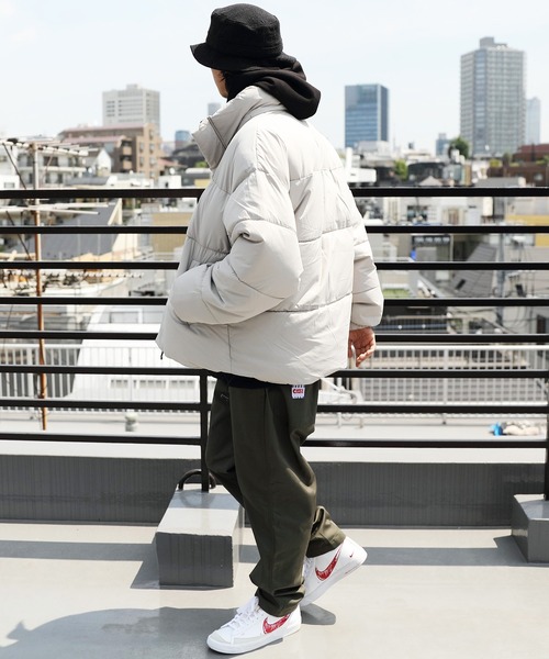 ８(eight)（エイト）の「中綿スタンドブルゾン（ダウンジャケット/コート・メンズ・ブラック/グレー/オフホワイト/ブルー・MEDIUM/LARGE/X-LARGE）」の14枚目の写真