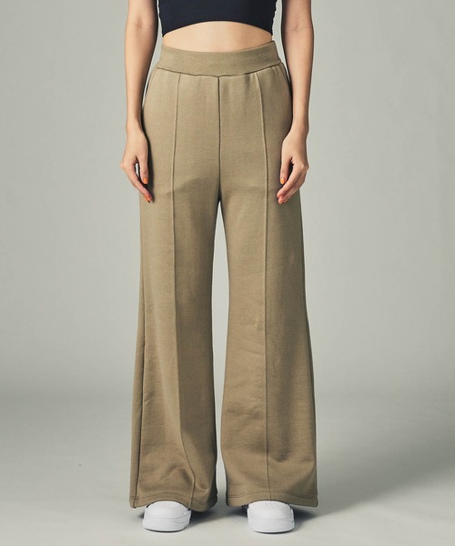 CITY TOKYO（シティトウキョウ）の「吊り裏毛プレミアムスウェットフレアパンツ（スウェットパンツ・レディース・ベージュ/オフホワイト/ライトブルーグレー・1/2）」の21枚目の写真