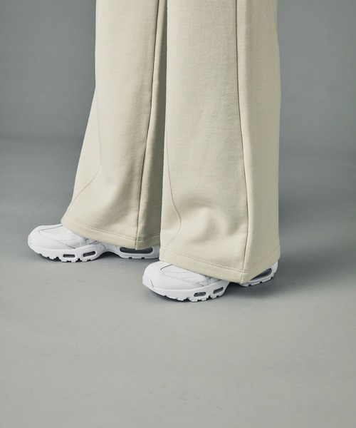 CITY TOKYO（シティトウキョウ）の「吊り裏毛プレミアムスウェットフレアパンツ（スウェットパンツ・レディース・ベージュ/オフホワイト/ライトブルーグレー・1/2）」の16枚目の写真