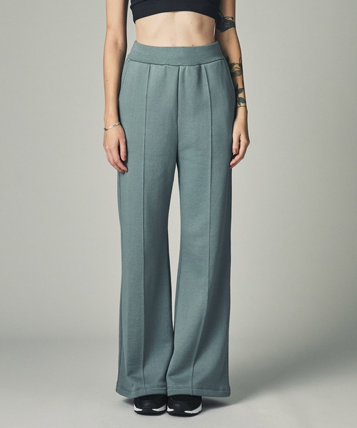 CITY TOKYO（シティトウキョウ）の「吊り裏毛プレミアムスウェットフレアパンツ（スウェットパンツ・レディース・ベージュ/オフホワイト/ライトブルーグレー・1/2）」の20枚目の写真