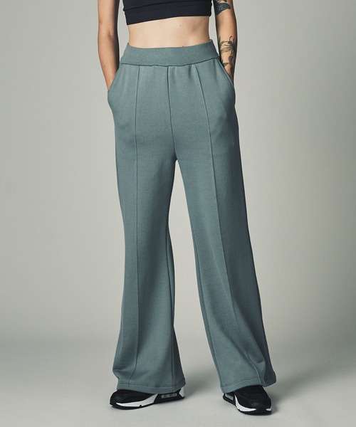 CITY TOKYO（シティトウキョウ）の「吊り裏毛プレミアムスウェットフレアパンツ（スウェットパンツ・レディース・ベージュ/オフホワイト/ライトブルーグレー・1/2）」の9枚目の写真