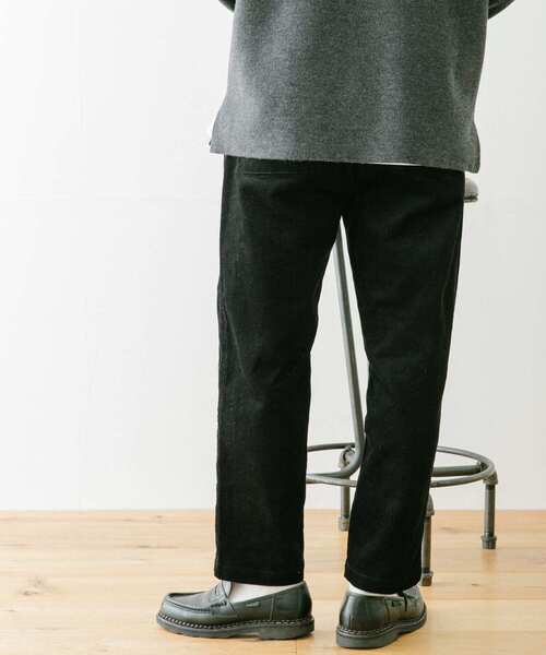 ITEMS URBANRESEARCH（アイテムズ アーバンリサーチ）の「コーデュロイ テーパードパンツ（その他パンツ・メンズ・ブラック/ネイビー/グレー/オフホワイト・MEDIUM/LARGE）」の10枚目の写真
