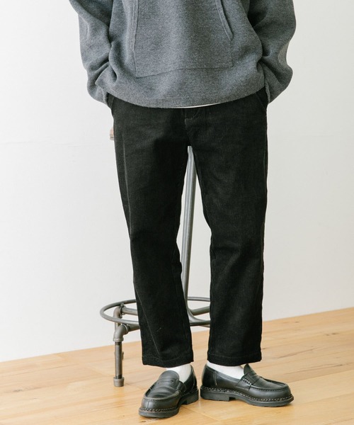ITEMS URBANRESEARCH（アイテムズ アーバンリサーチ）の「コーデュロイ テーパードパンツ（その他パンツ・メンズ・ブラック/ネイビー/グレー/オフホワイト・MEDIUM/LARGE）」の11枚目の写真