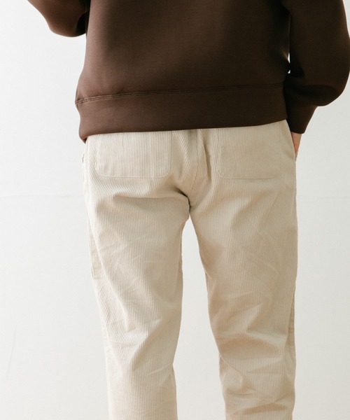 ITEMS URBANRESEARCH（アイテムズ アーバンリサーチ）の「コーデュロイ テーパードパンツ（その他パンツ・メンズ・ブラック/ネイビー/グレー/オフホワイト・MEDIUM/LARGE）」の21枚目の写真