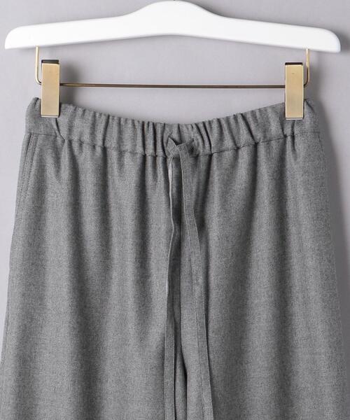 UNITED ARROWS（ユナイテッドアローズ）の「＜UNITED ARROWS＞W/PU イージーパンツ W（その他パンツ・レディース・グレー/オフホワイト/ライム/イエロー・38/36）」の6枚目の写真