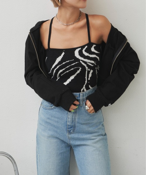 BLONDEY（ブロンディ）の「マーブル柄ジャガードニットキャミソール（キャミソール・レディース・ブラック/モカ・FREE）」の2枚目の写真