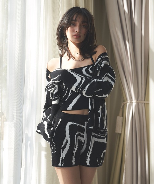 BLONDEY（ブロンディ）の「マーブル柄ジャガードニットキャミソール（キャミソール・レディース・ブラック/モカ・FREE）」の5枚目の写真