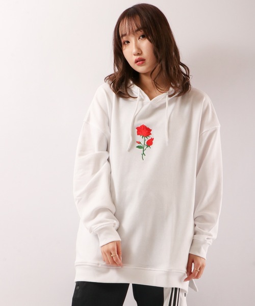 k.u.i(ケーユーアイ)の「胸バラ刺繍ビッグサイズパーカー(パーカー・メンズ・ホワイト×レッド/ホワイト×ブルー・M/L)」の13枚目の写真