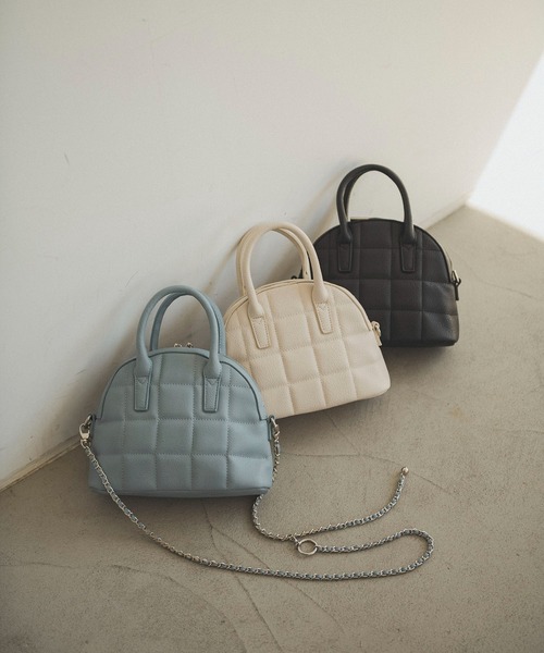 FREE'S MART（フリーズマート）の「◇ボストンチェーンショルダーバッグ（ショルダーバッグ・レディース・ホワイト/ブラック/ダークネイビー・ﾌﾘ-）」の6枚目の写真